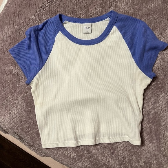 Aritzia TNA Baseball Tshirt Set - Picture 4 of 4